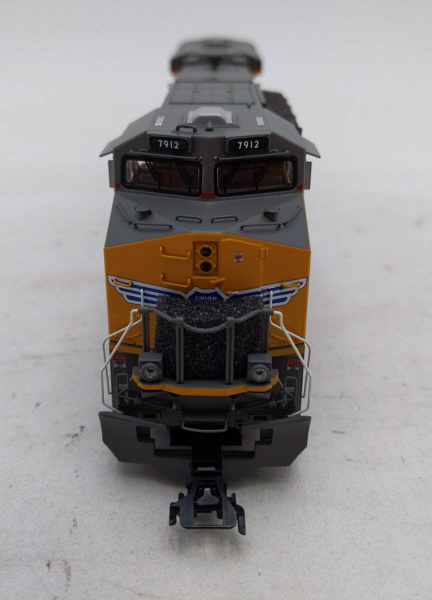 Marklin 38441 HO UP Era VI ES44AC US Diesel Locomotive with DCC/Sound #7912