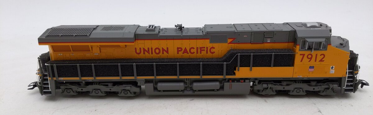 Marklin 38441 HO UP Era VI ES44AC US Diesel Locomotive with DCC/Sound #7912