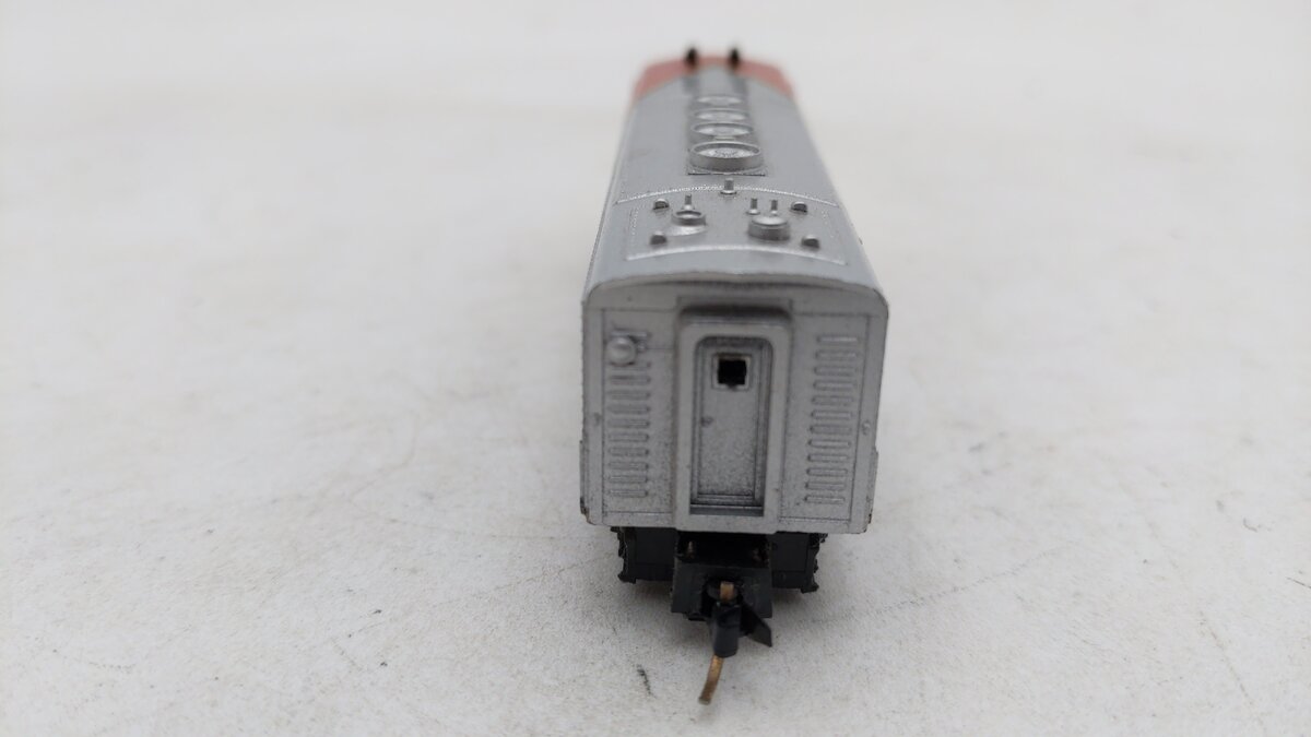 N Scale Santa Fe Diesel Locomotive VG