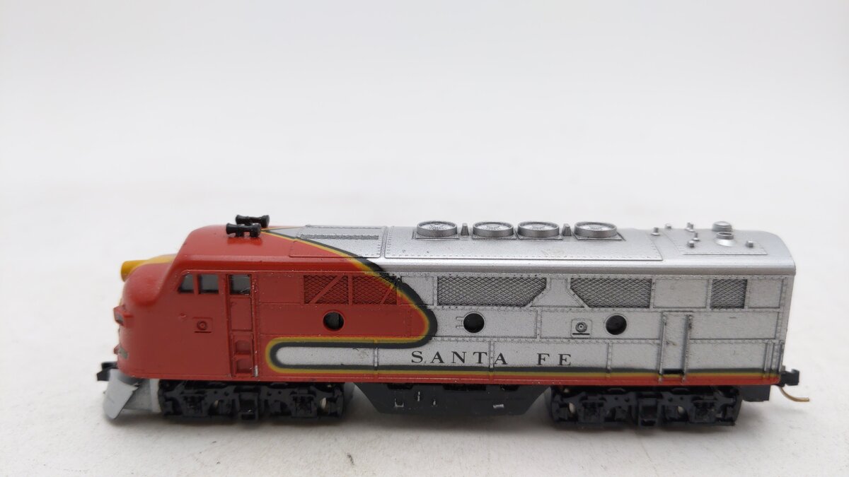 N Scale Santa Fe Diesel Locomotive VG
