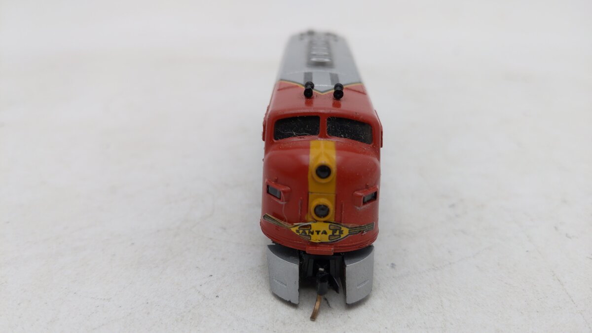 N Scale Santa Fe Diesel Locomotive VG