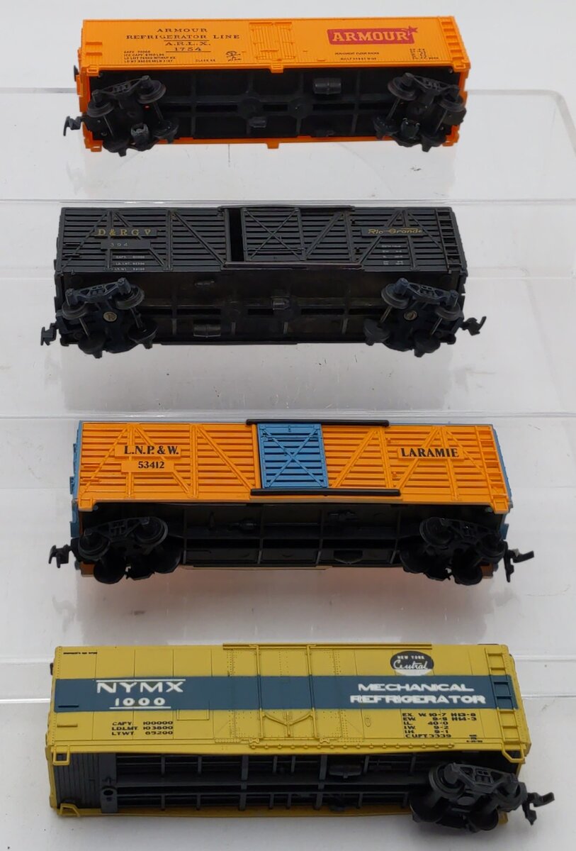 Assorted HO Scale Boxcars [4] VG
