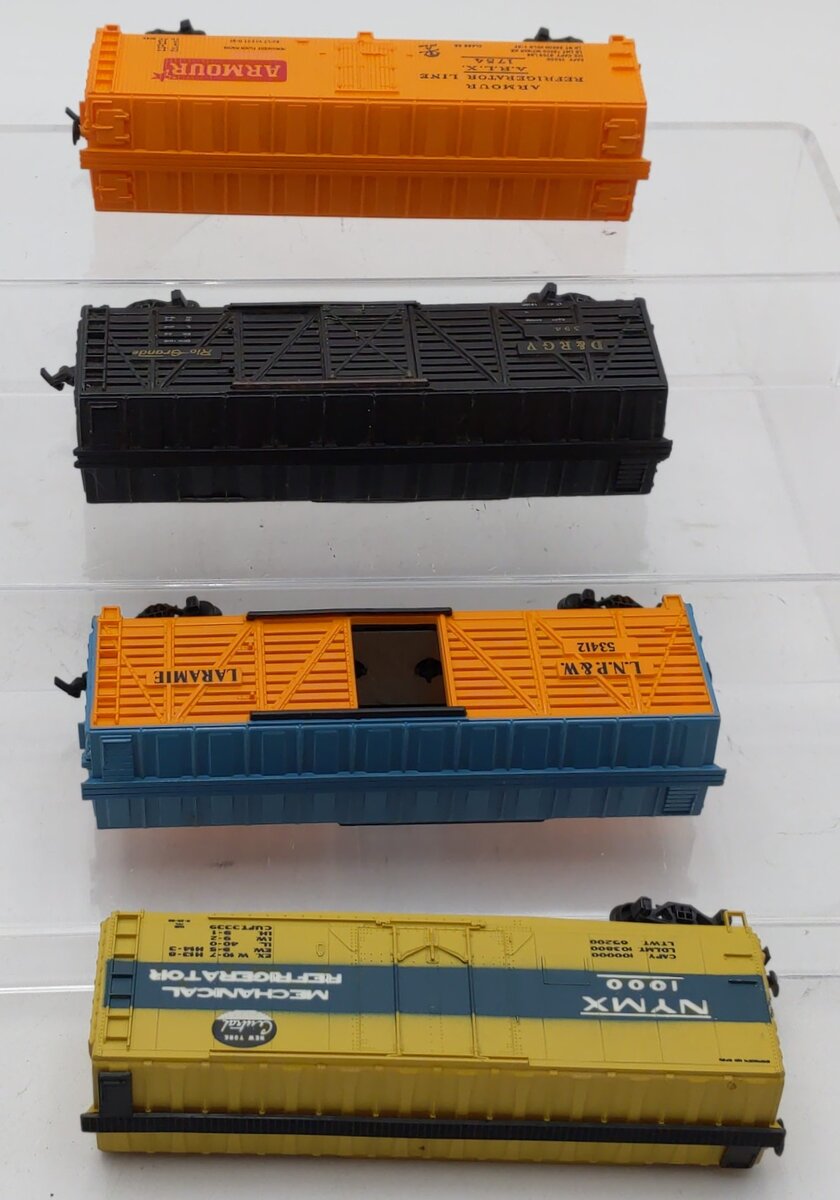 Assorted HO Scale Boxcars [4] VG