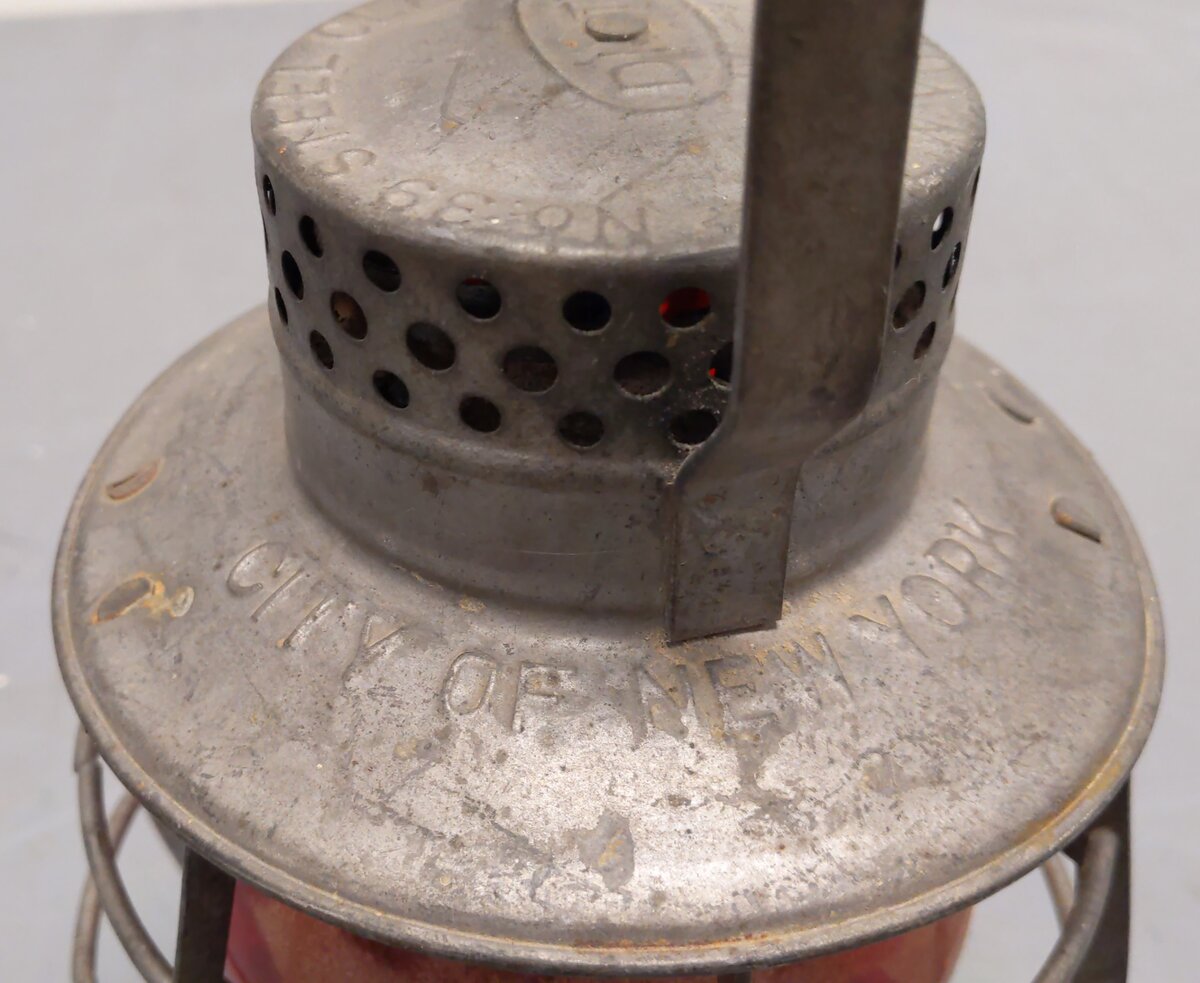 Dietz Vintage NYC Steel Clad Railroad Lantern #39 VG