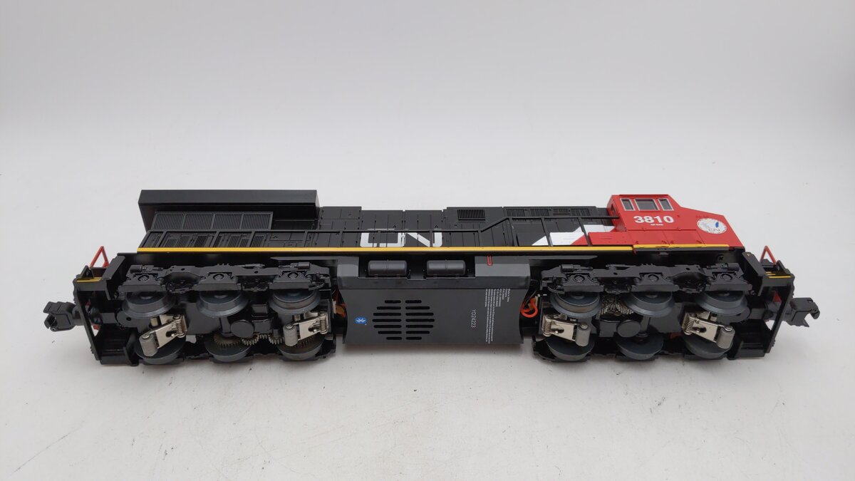 Lionel 2334050 O CN LionChief Plus 2.0 ET44ac Diesel Locomotive #3810