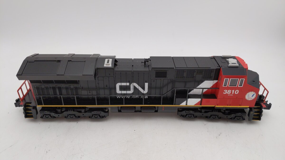 Lionel 2334050 O CN LionChief Plus 2.0 ET44ac Diesel Locomotive #3810
