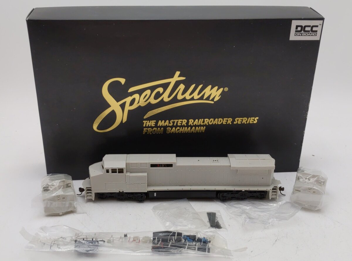 Bachmann 83501 HO Undecorated GE Dash 8-40CW Diesel Locomotive w/DCC
