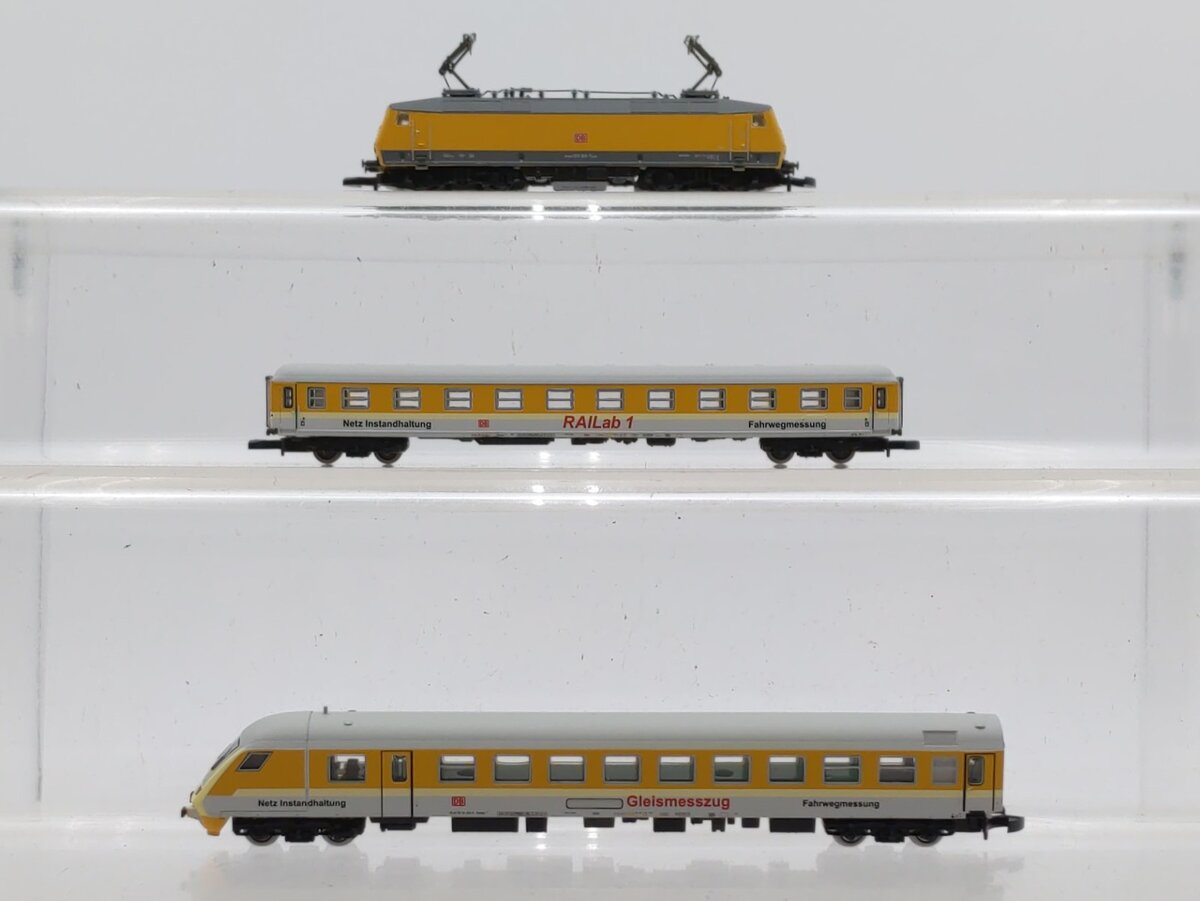 Marklin 81528 DB Network Z Gauge Electric Passenger Train Set (Set of 3)