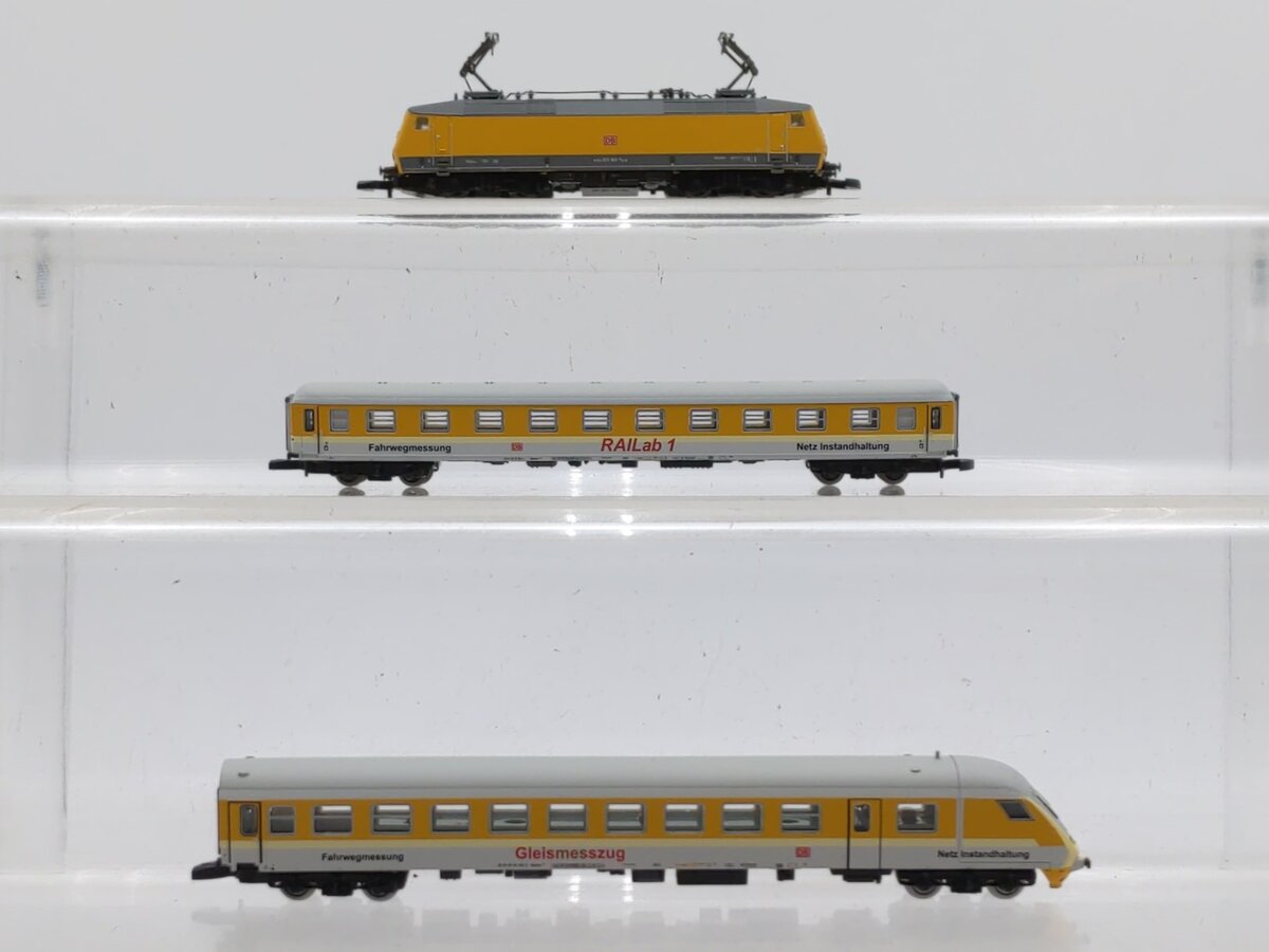 Marklin 81528 DB Network Z Gauge Electric Passenger Train Set (Set of 3)