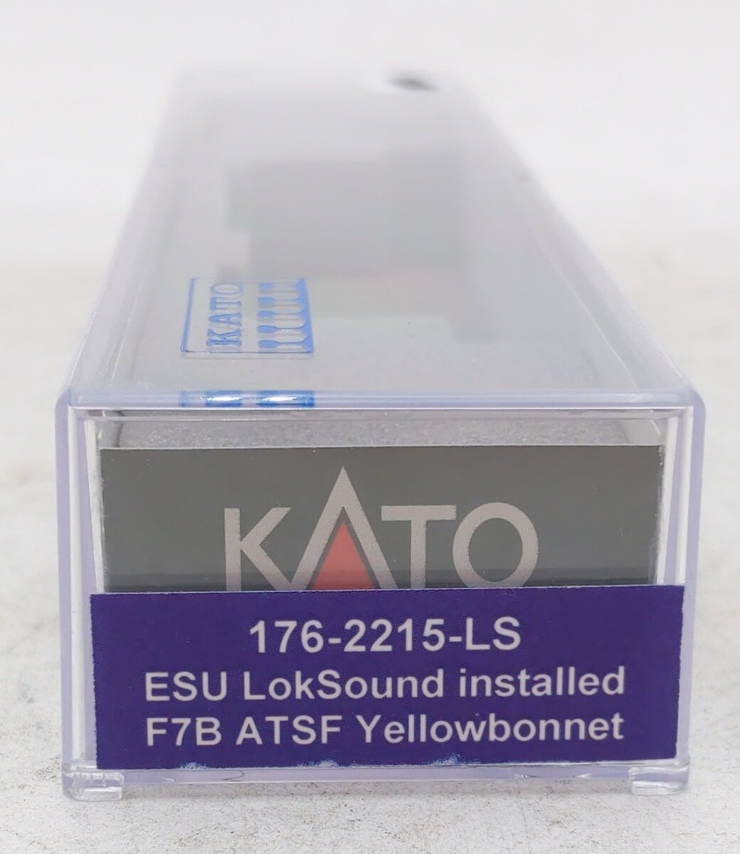 Kato 176-2215-LS N Santa Fe Freight Bonnet Diesel Locomotive with LokSound DCC