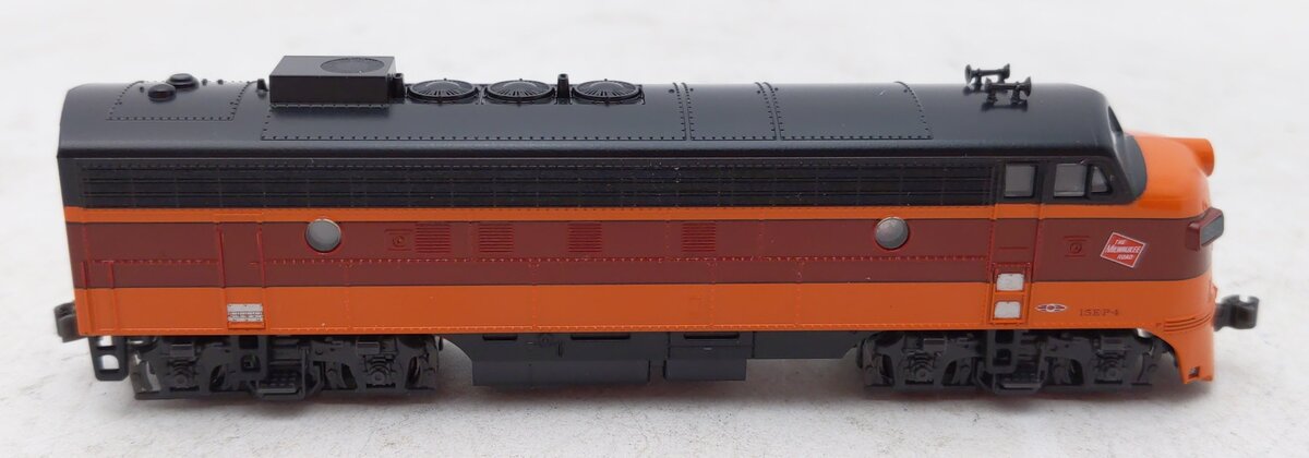 Kato 176-2301 N Milwaukee Road EMD FP7A Olympian Hiawatha Diesel Locomotive #95c