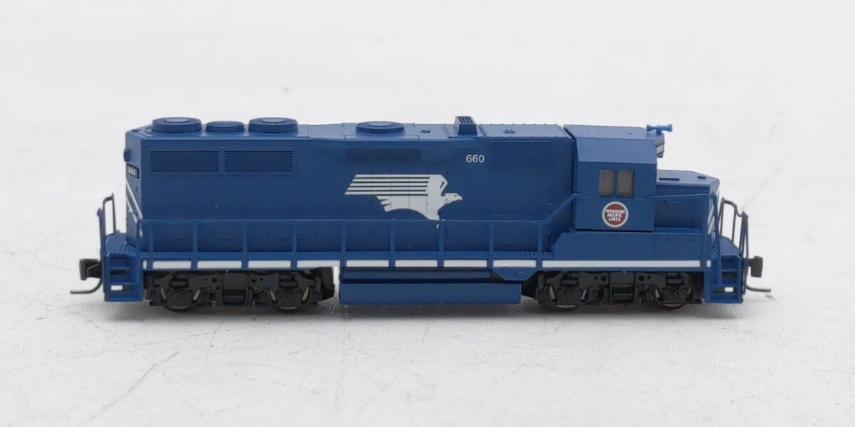 Micro-Trains 98101122 Z Missouri Pacific GP35 Powered Diesel Locomotive #660