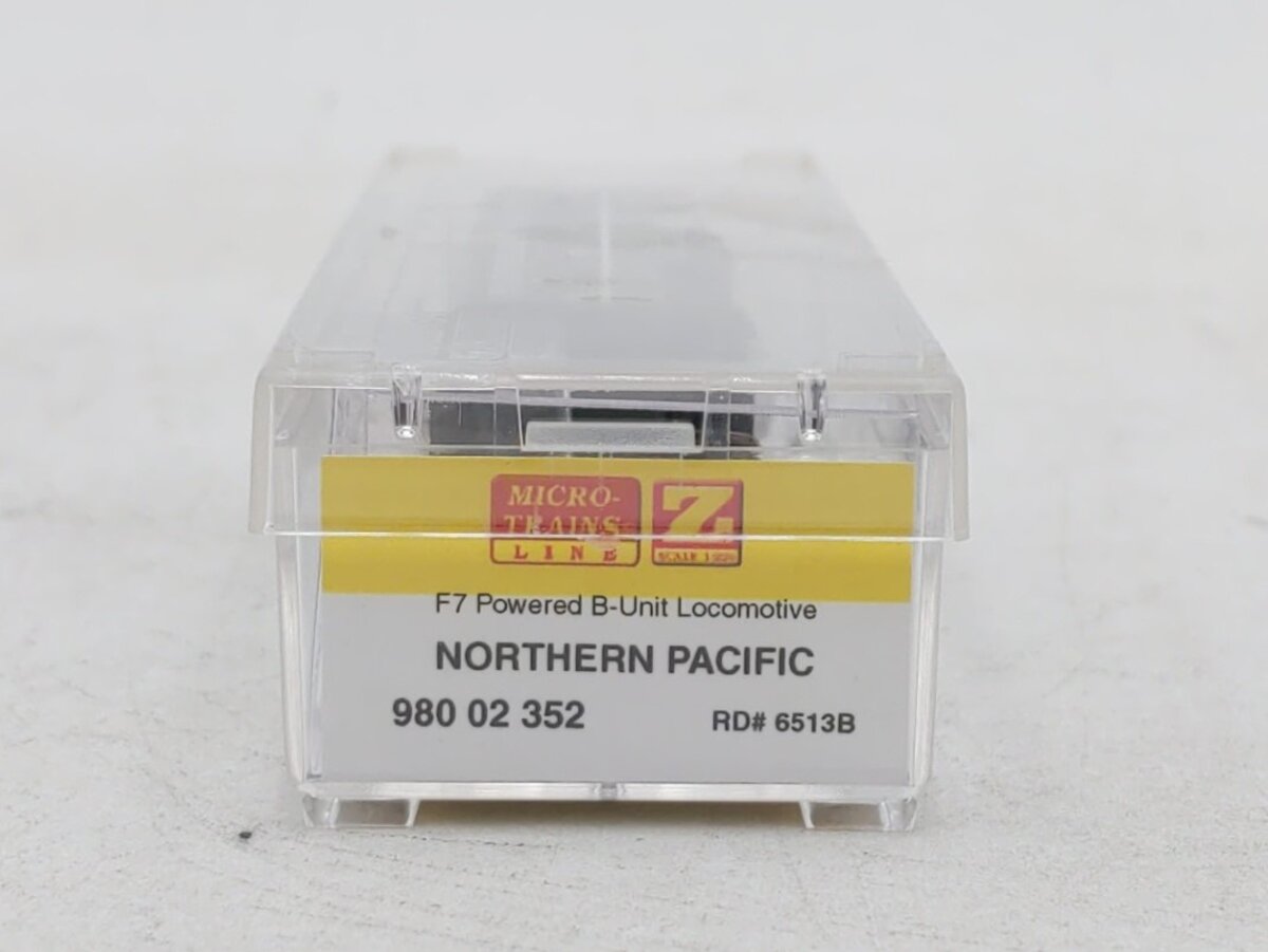 Micro-Trains 98002352 Z Scale NP EMD F7B Powered Diesel - Standard DC #6513B