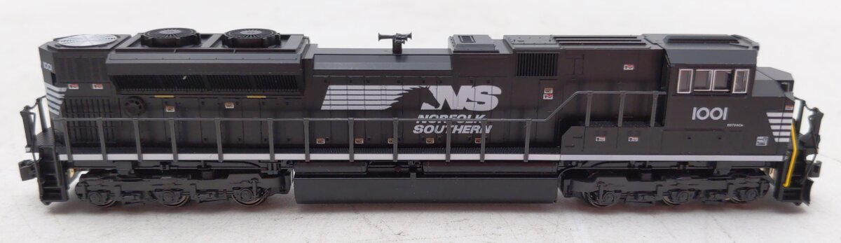 Kato 176-8513-LS N Norfolk Southern SD70ACe Diesel Locomotive #1001 w/ DCC & Snd