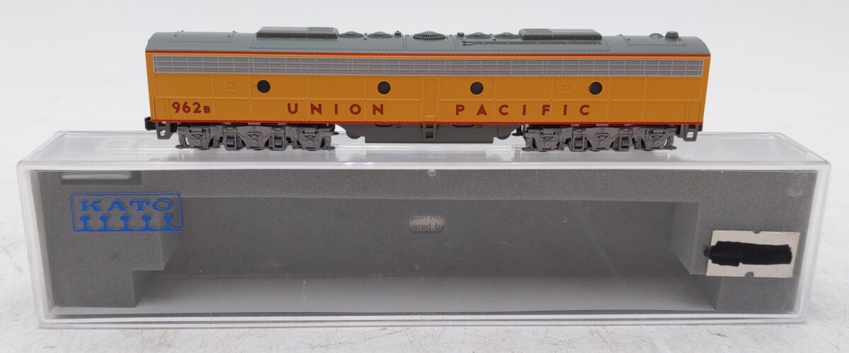 Kato 176-5355-DCC N Union Pacific EMD E9B Diesel with DCC #962B