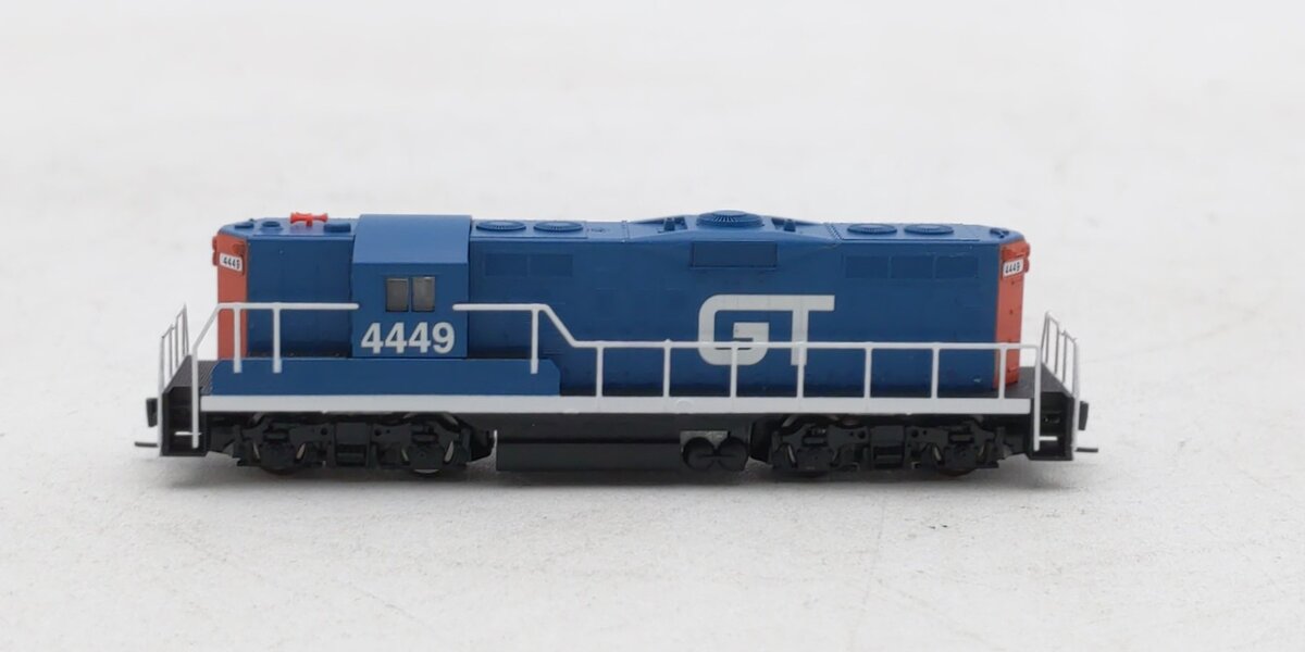 Micro-Trains 98201140 Z GTW EMD GP9 Powered Diesel Locomotive #4449