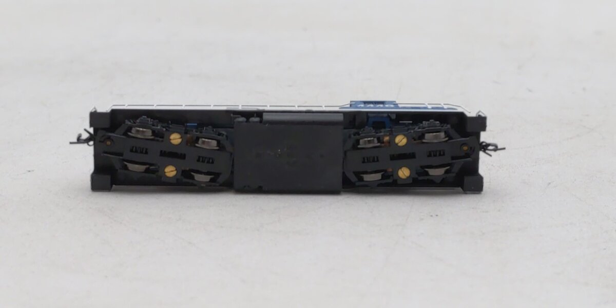 Micro-Trains 98201140 Z GTW EMD GP9 Powered Diesel Locomotive #4449