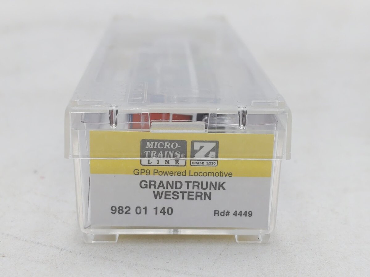 Micro-Trains 98201140 Z GTW EMD GP9 Powered Diesel Locomotive #4449