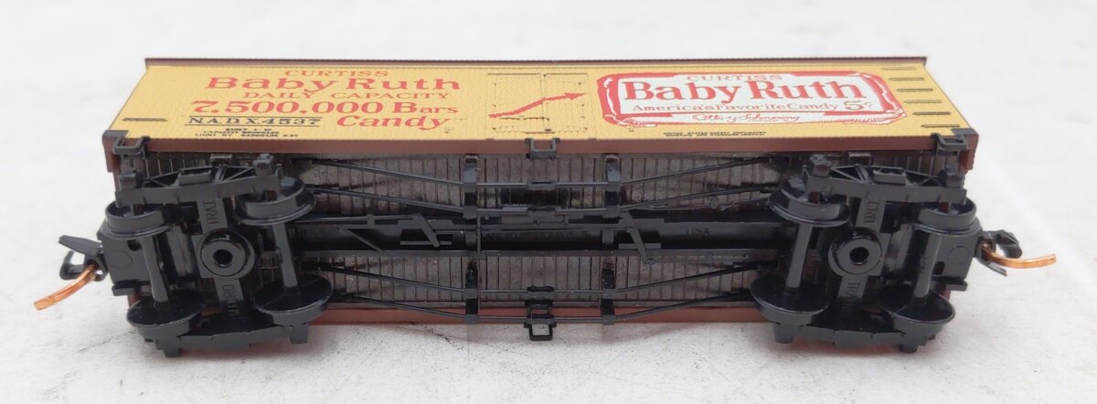 Micro-Trains 05800221 N Baby Ruth 36' Wood Sheathed Reefer #4537