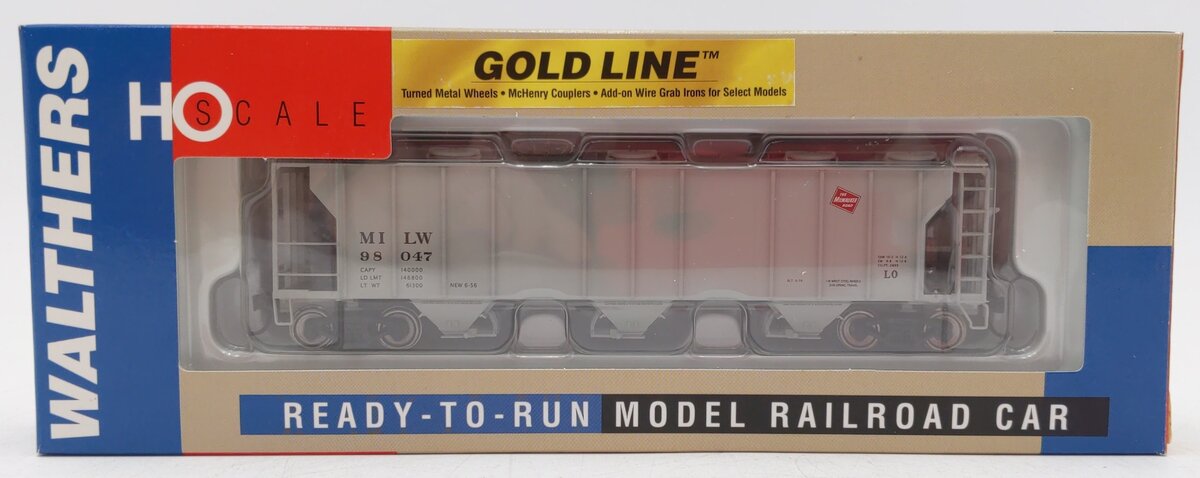 Walthers 932-7957 HO Milwaukee Rd PS-2 2893 Cu Ft Covered Hopper #98047