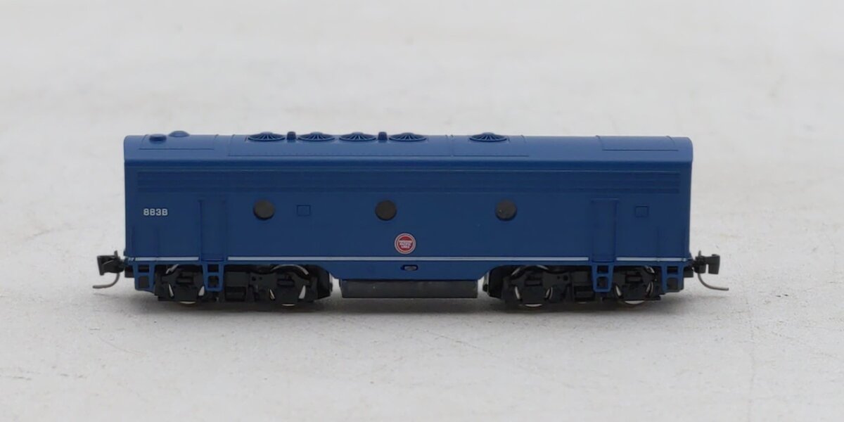 Micro-Trains 98002260 Z MP F7 Powered B-Unit Diesel Locomotive #883B