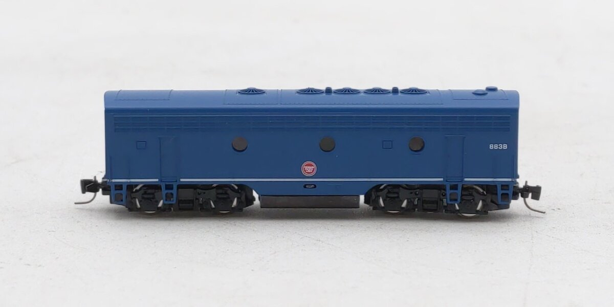 Micro-Trains 98002260 Z MP F7 Powered B-Unit Diesel Locomotive #883B