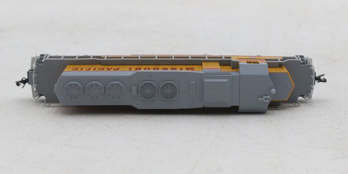 Micro-Trains 97001191 Z Missouri Pacific/UP EMD SD40-2 Diesel Locomotive #6002