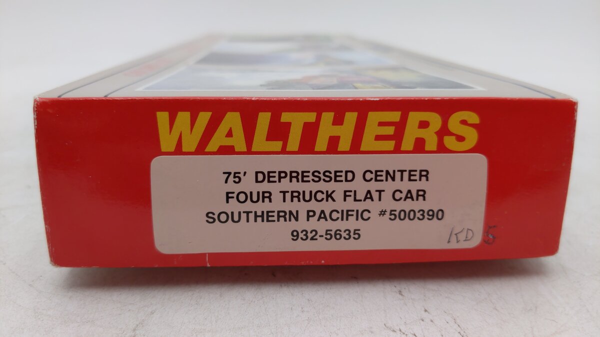 Walthers 932-5635 HO Southern Pacific 75' Depressed Center Four Truck Flat Car