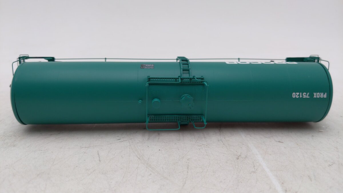 Walthers 920-100226 54' 23,000-Gallon Funnel-Flow Tank Car