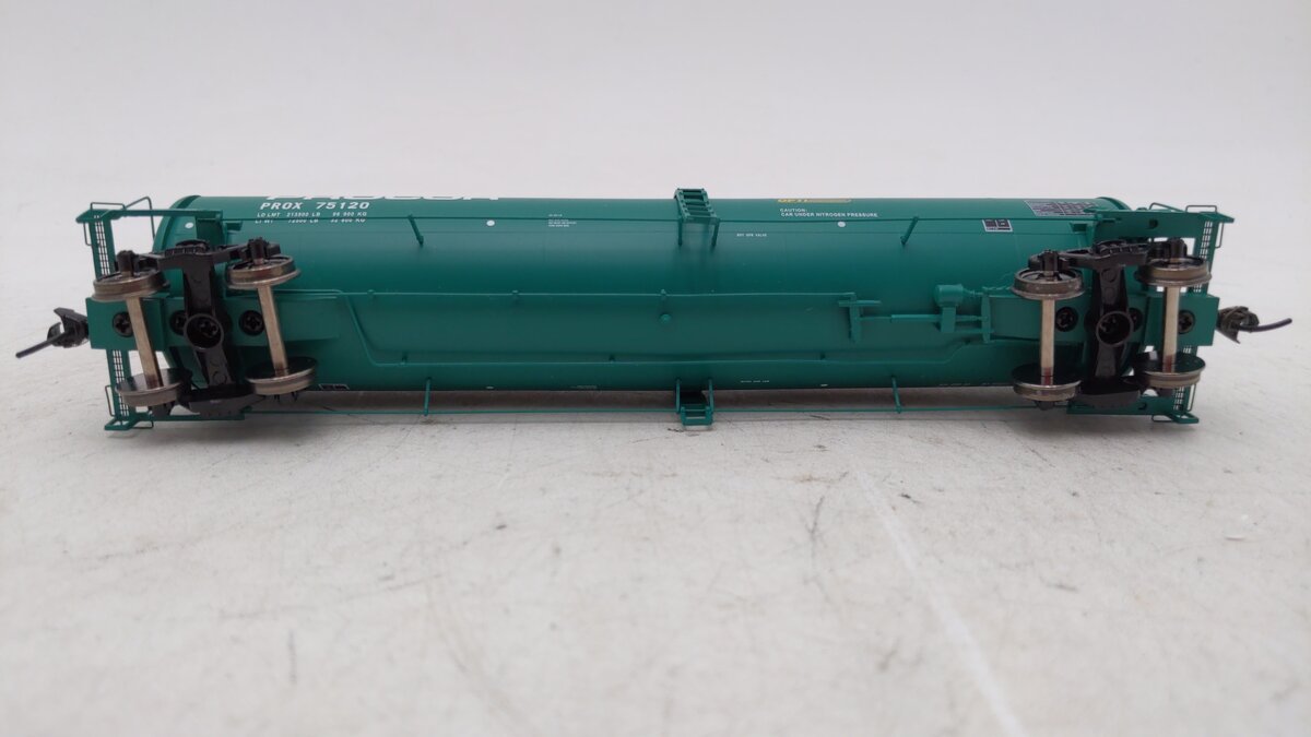 Walthers 920-100226 54' 23,000-Gallon Funnel-Flow Tank Car