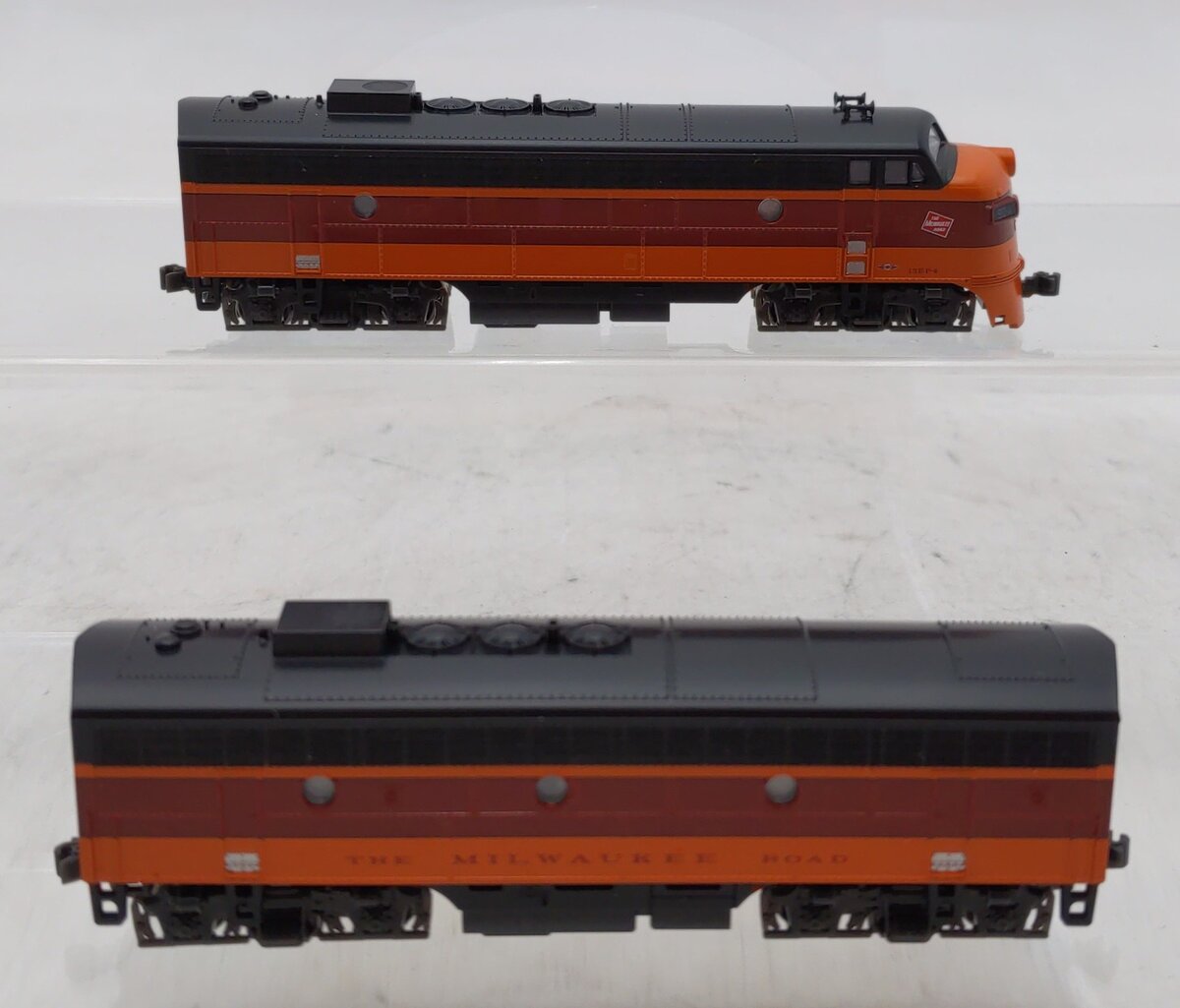 Kato 106-0431-LS N Milwaukee Railroad EMD FP7A & F7B 90A/90B with ESU LokSound