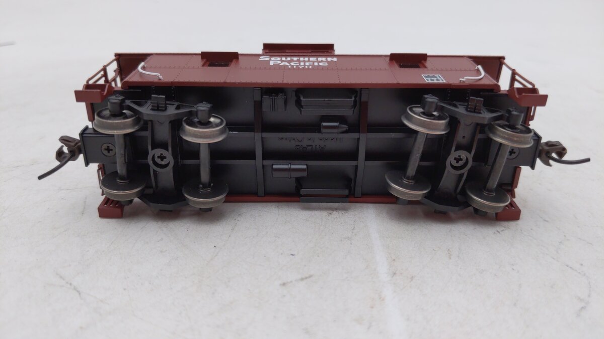 Atlas 20002417 HO Southern Pacific Trainman® C & O Style Cupola Caboose #1170