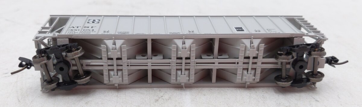 Atlas 50006336 N ATSF RTR 3500 Dry-Flo Covered Hopper #300684