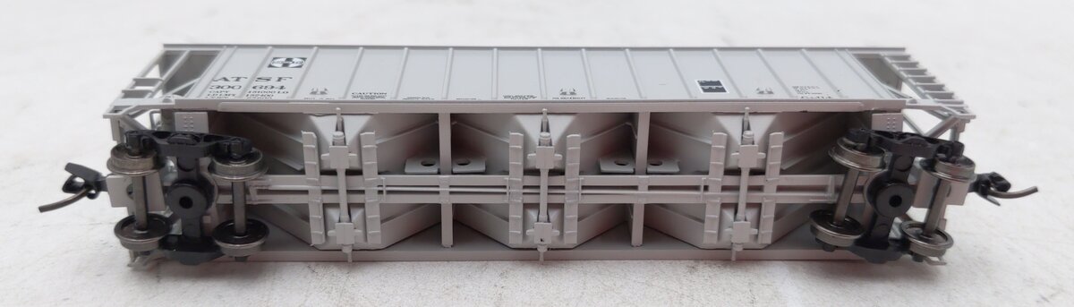 Atlas 50006337 N ATSF RTR 3500 Dry-Flo Covered Hopper #300694