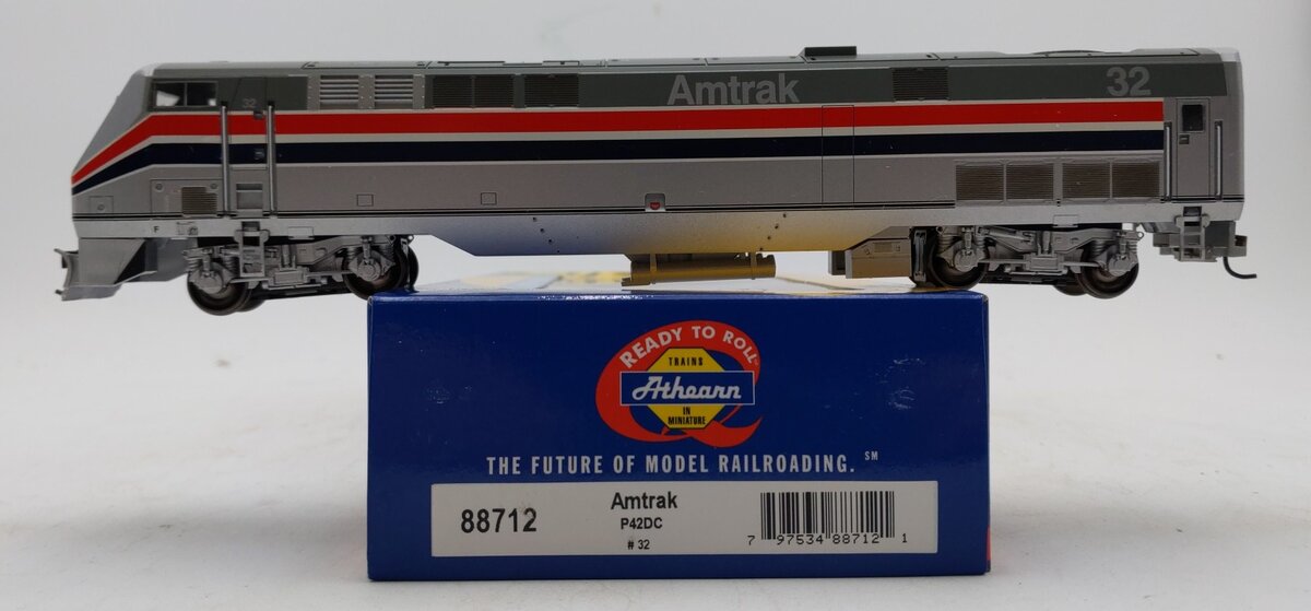 Athearn 88712 HO Scale Amtrak P42DC Diesel Locomotive #32
