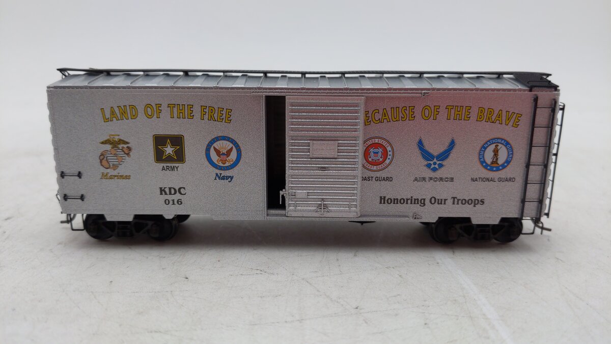 Kadee 6916 HO KDC 40' PS-1 Box Car with 6' Door #016