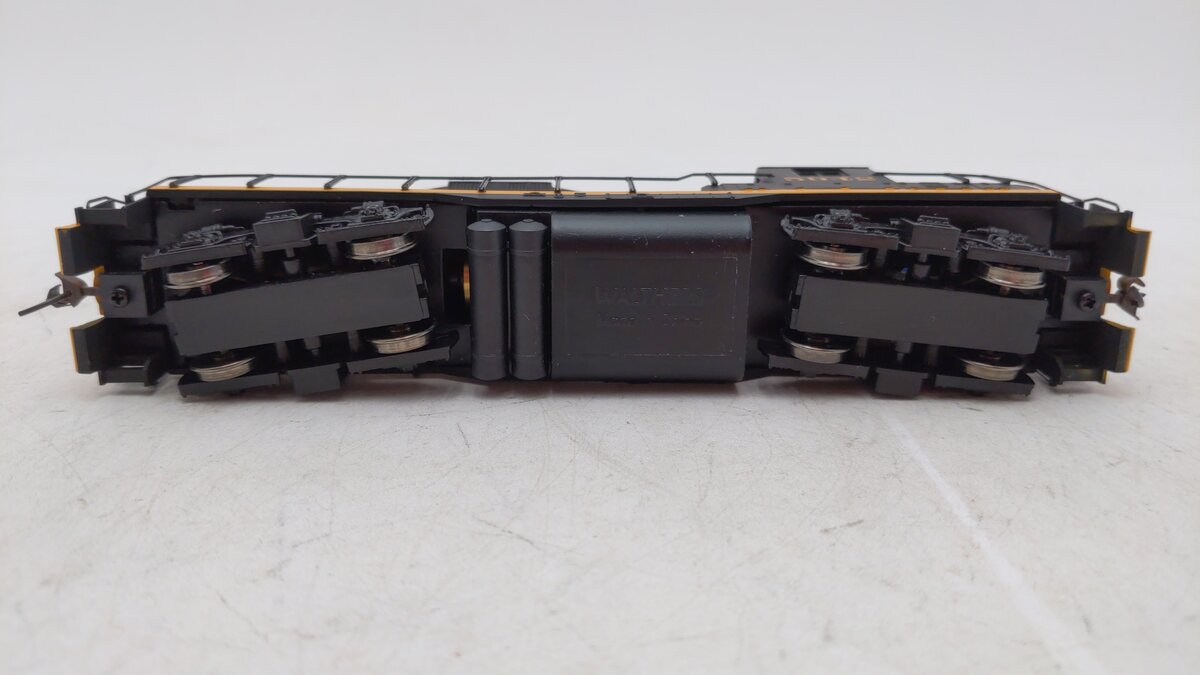 Walthers 931-129 Denver & Rio Grande Western GP9M Locomotive #5942 LN/Box