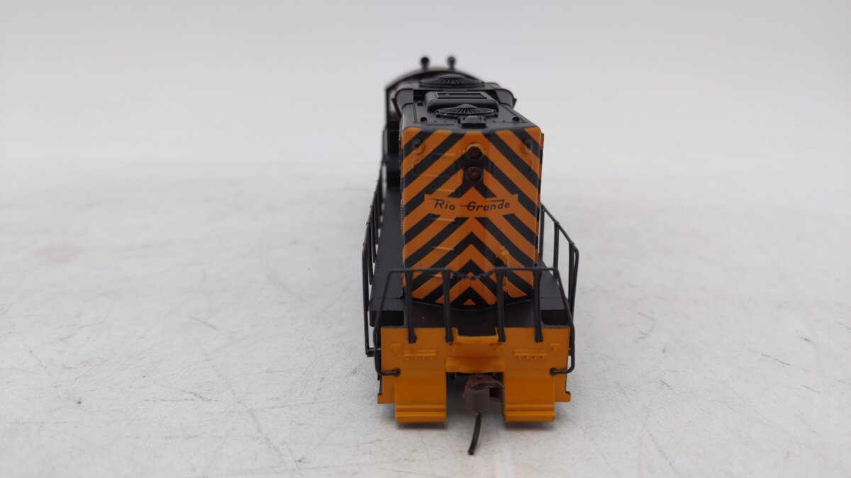 Walthers 931-129 Denver & Rio Grande Western GP9M Locomotive #5942 LN/Box