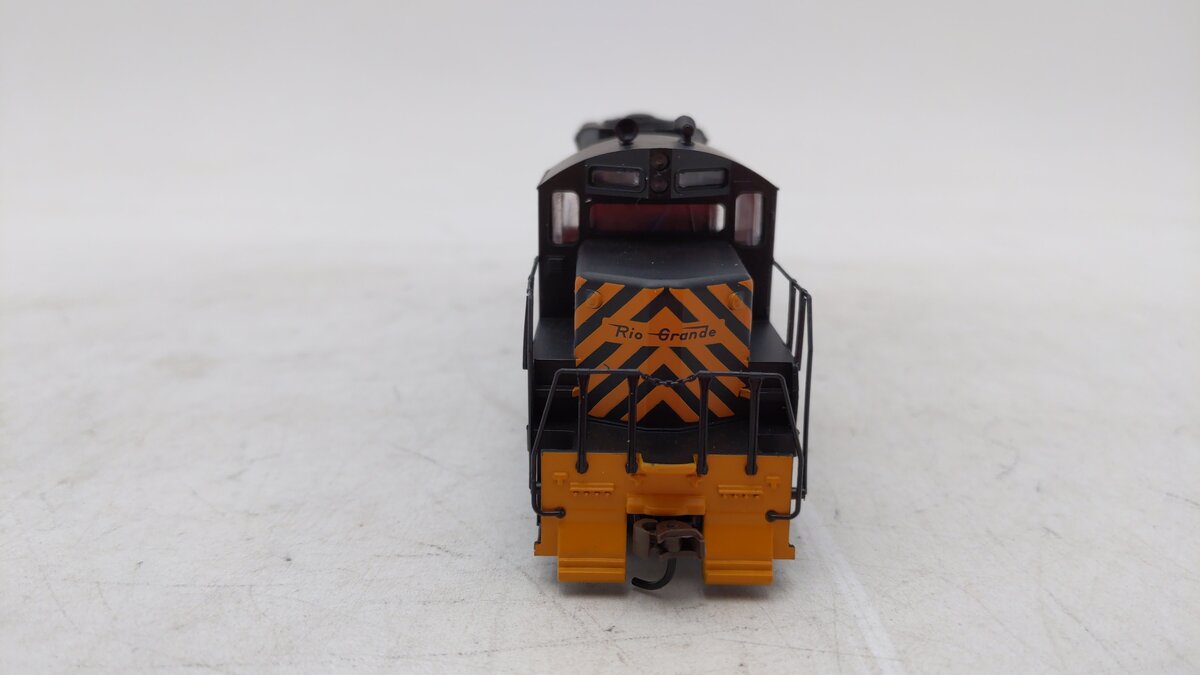Walthers 931-129 Denver & Rio Grande Western GP9M Locomotive #5942 LN/Box