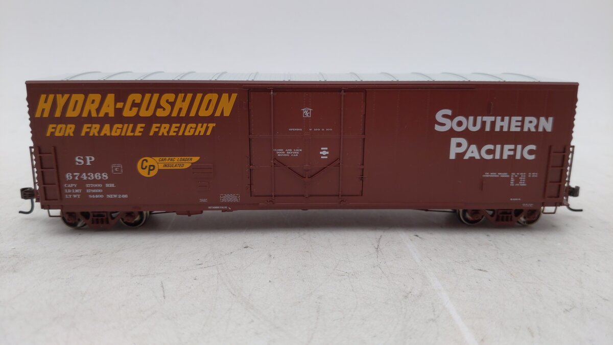Athearn 88959 HO Southern Pacific 50' PC&F Plug Doorr Boxcar #674368