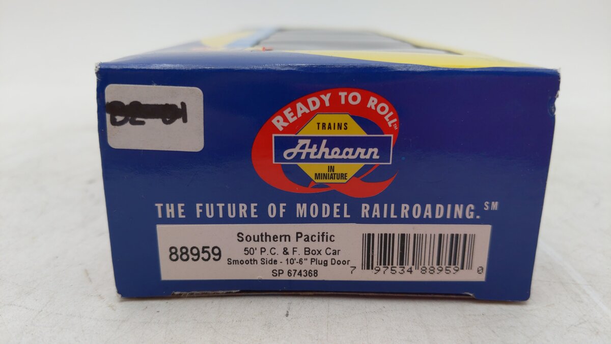 Athearn 88959 HO Southern Pacific 50' PC&F Plug Doorr Boxcar #674368