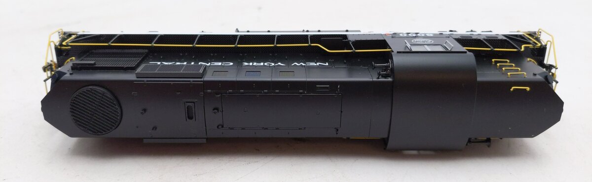 Rapido Trains 031572 HO NYC RS-11 Diesel Locomotive with DCC/Sound #8000
