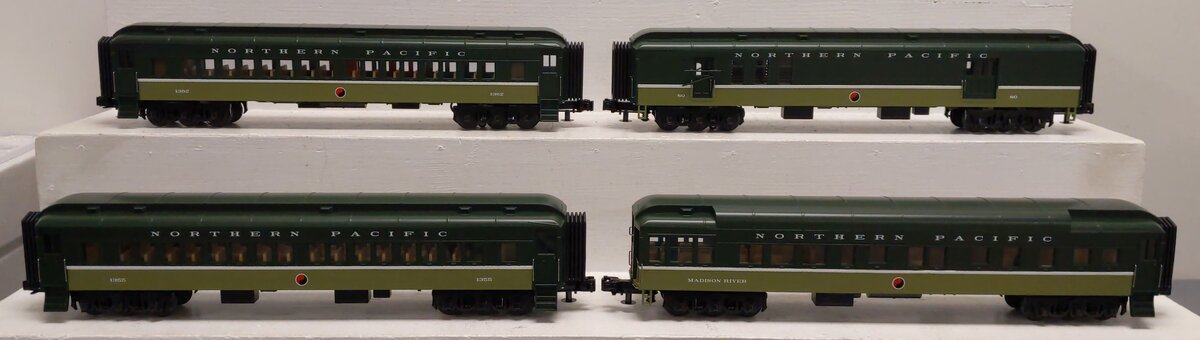 MTH 30-69142 O Northern Pacific 60' Madison Passenger Car Set (Set of 4)