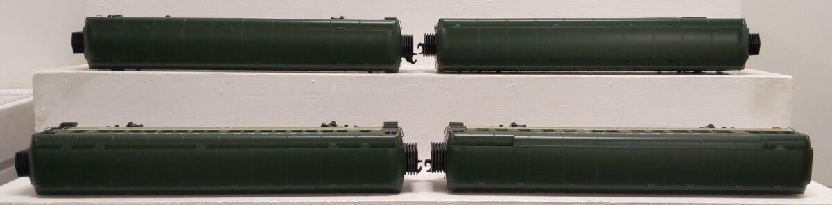 MTH 30-69142 O Northern Pacific 60' Madison Passenger Car Set (Set of 4)