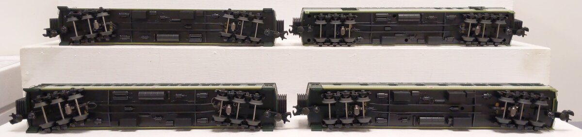 MTH 30-69142 O Northern Pacific 60' Madison Passenger Car Set (Set of 4)
