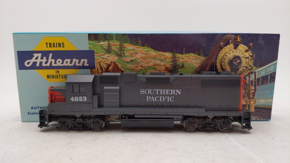 Athearn 4610 HO Southern Pacific GP 38-2 PWR Diesel Locomotive #4823