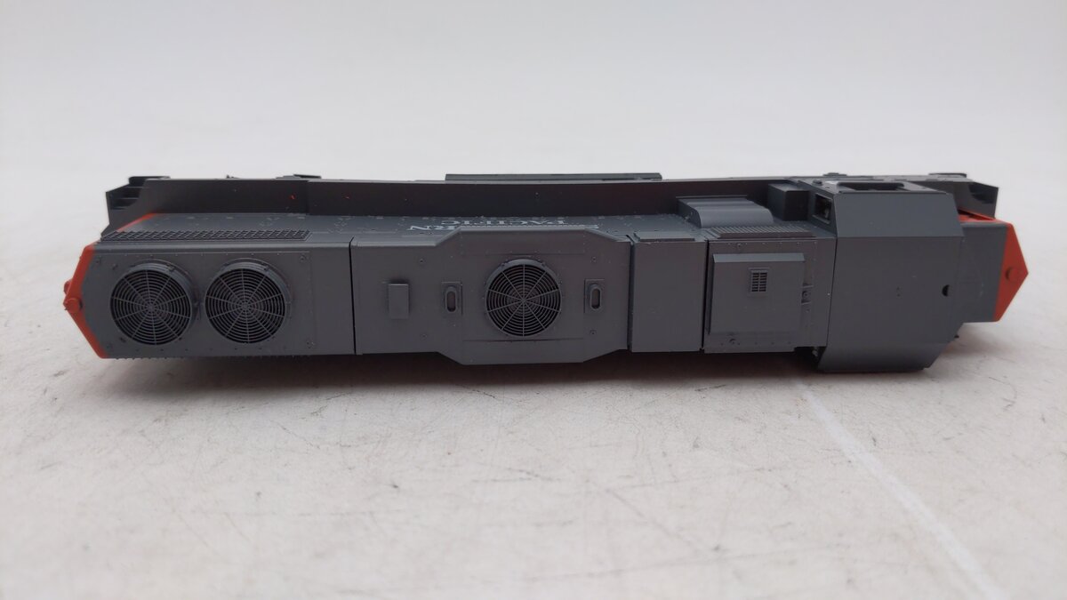 Athearn 4610 HO Southern Pacific GP 38-2 PWR Diesel Locomotive #4823