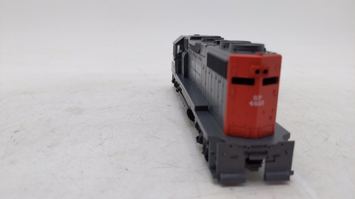 Athearn 4610 HO Southern Pacific GP 38-2 PWR Diesel Locomotive #4823
