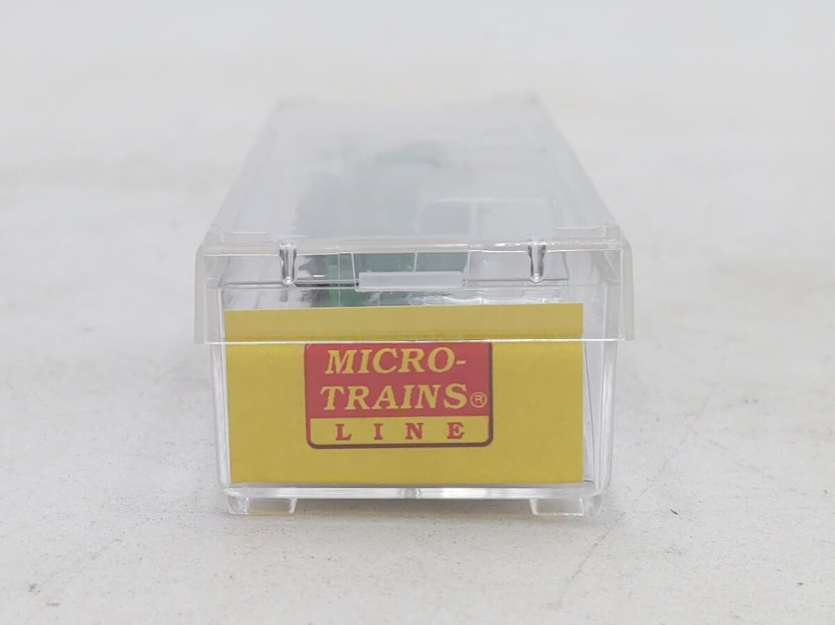 Micro-Trains 53000360 Z Chicago Great Western 40' Single-Dome Tank Car