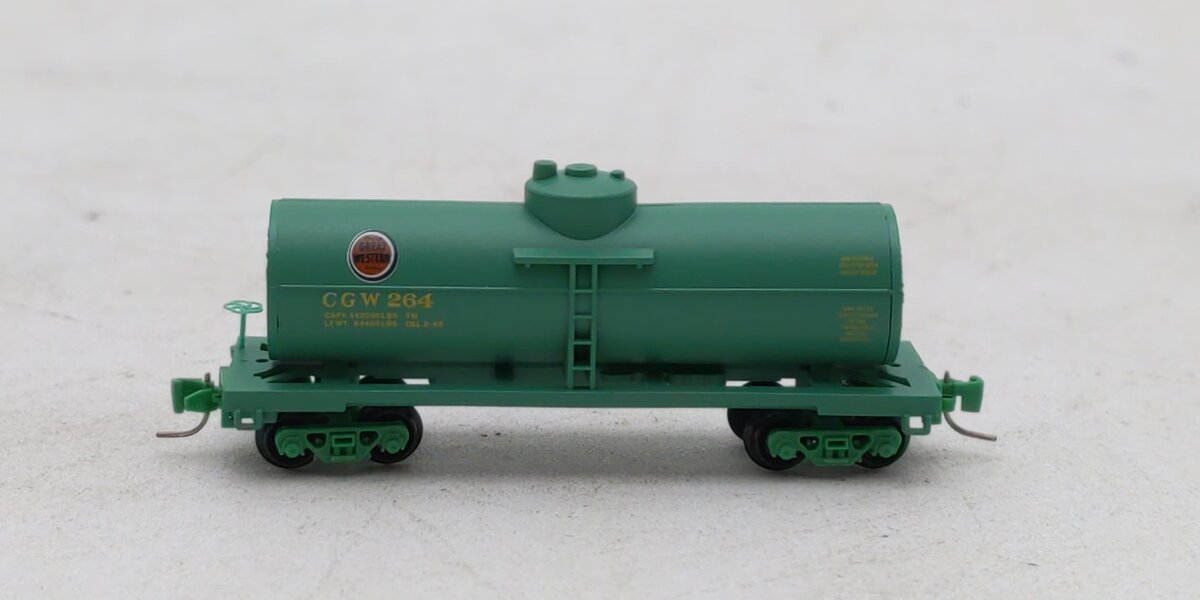 Micro-Trains 53000360 Z Chicago Great Western 40' Single-Dome Tank Car